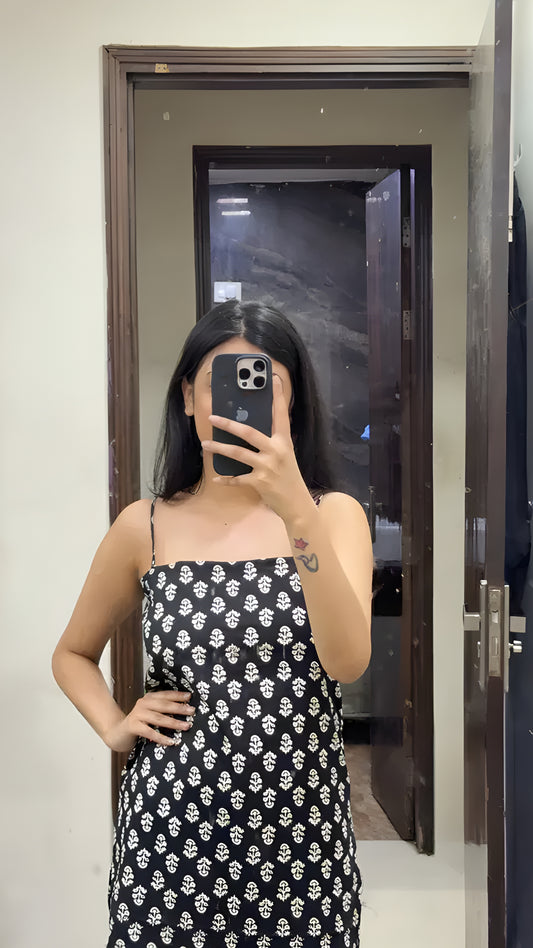 Trendy Black & White Strapless Kurti – Bold Ethnic Print Top